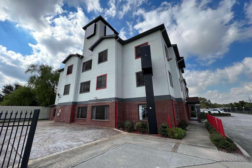 Baymont By Wyndham Houston Brookhollow Exterior foto