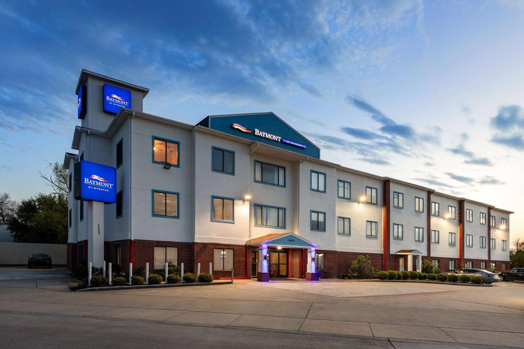 Baymont By Wyndham Houston Brookhollow Exterior foto